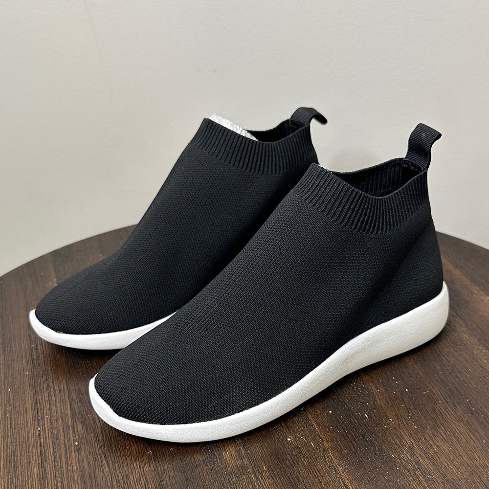 NWT Penningtons Black Slip On Sock Sneakers